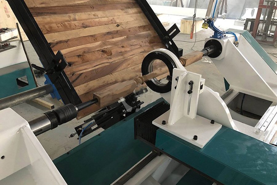 Versign CNC Wood lathe auto feeding with 2 turning tools