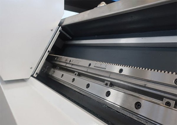 YYC rack system for fast moving parts