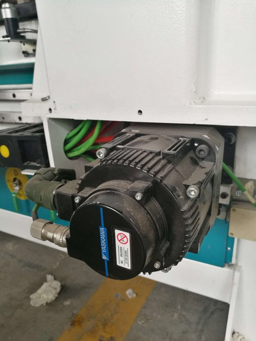 CNC router EL-R1325 Servo motor best brand and powerful