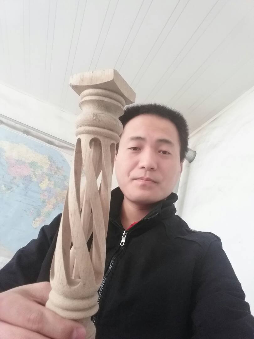 Versign CNC Auto feeding wood lathe making samples in hand