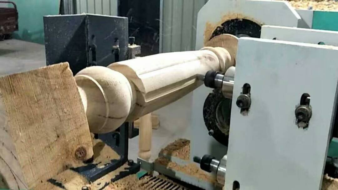 Versign CNC-WL1530A spindle milling a big wood stick